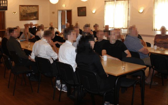 Engasjerte tilhørere bidro til en god stemning under konferansen. Foto: Den nordiske motstandsbevegelsen.