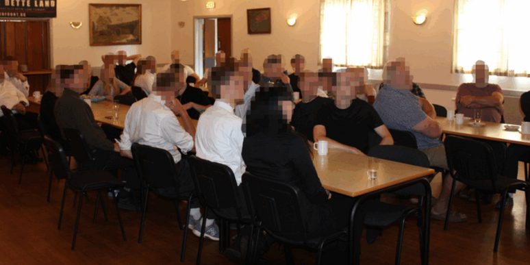 Engasjerte tilhørere bidro til en god stemning under konferansen. Foto: Den nordiske motstandsbevegelsen.